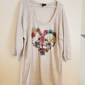 LONG CREAM LIGHT SWEATER WITH SKULL HEARTS